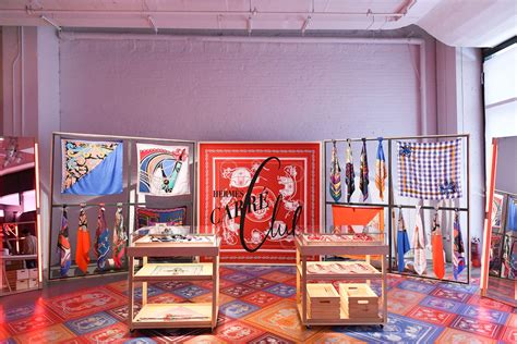 At the Hermès Carré Club, the Silk Scarf Becomes an Artist’s 